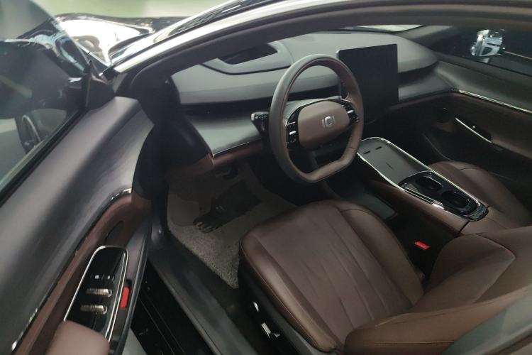 Used  A07 2025 Blue Whale Pure Electric 710 Flagship Model
