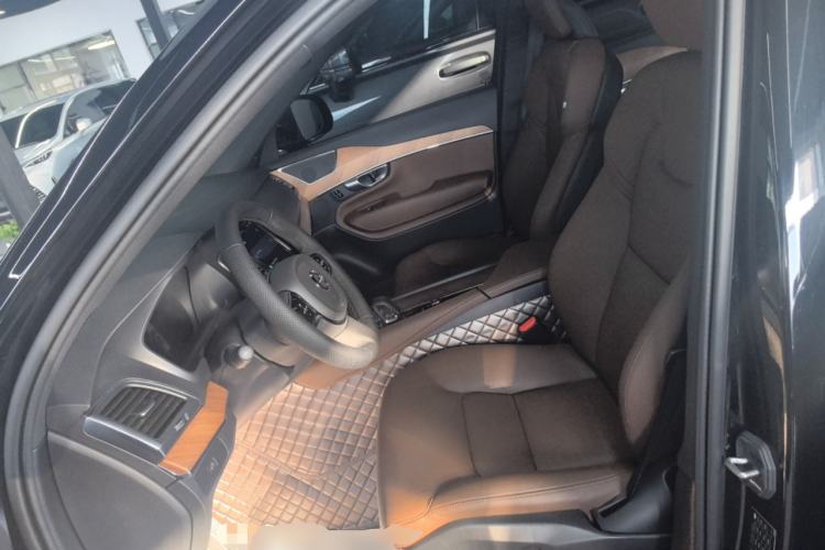 Used Volvo XC90 2024 B5 SmartDrive Luxury Edition 5 Seats