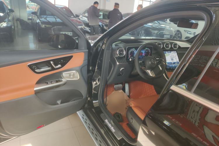 Used Mercedes-Benz GLC 2023 GLC 300 L 4MATIC Luxury 7-Seater