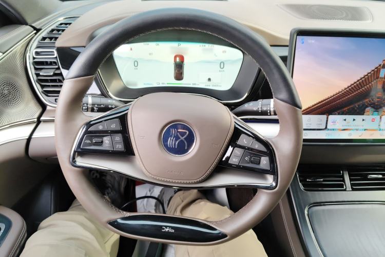 Used BYD Han 2024 EV Glory Edition 605KM Front-Wheel-Drive Premium Model
