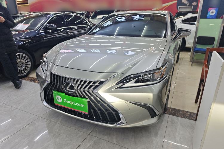 Used Lexus ES 2023 200 Excellence Edition