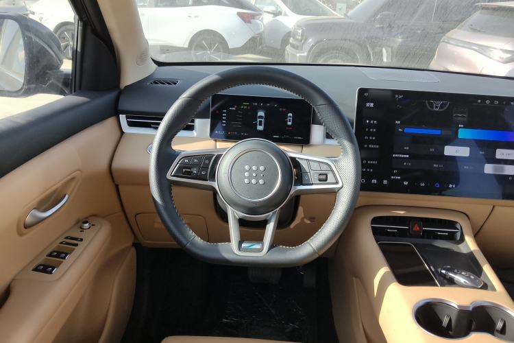 Used  E5 PLUS 2025 165 km Long-Range Version PLUS 5-Seater