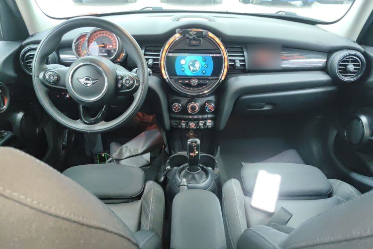 Used  MINI 2018 1.5T COOPER Classic Edition Five-Door Version
