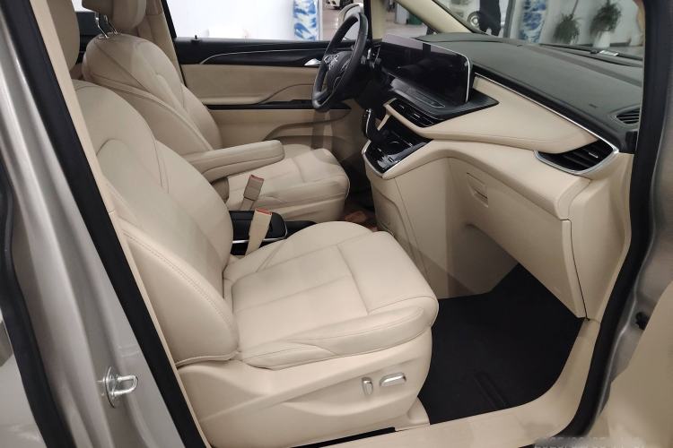 Used Buick GL8 2022 ES Landtrek 653T Luxury Edition
