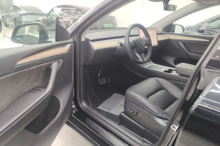 Used Tesla Model Y 2022 Rear-Wheel-Drive Version