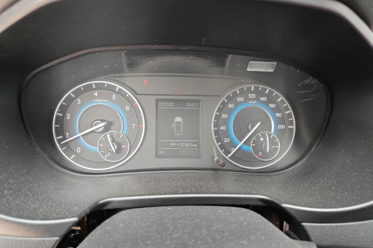 Used Dongfeng Fengon S560 2018 1.8L Manual Urban Model 7 Seats
