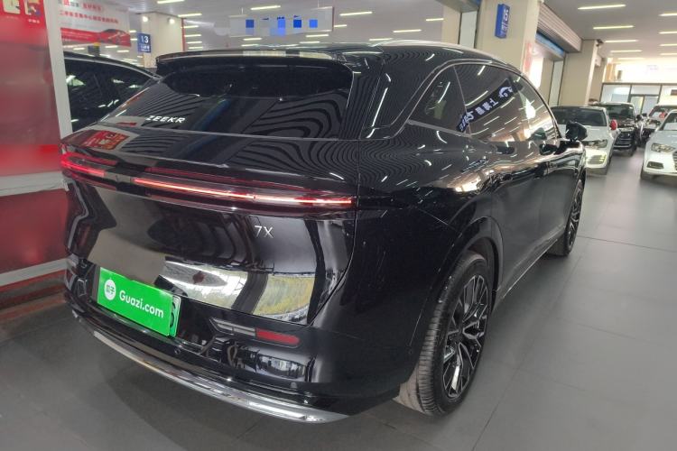Used Zeekr 7X 2025 100 kWh Long-Range Rear-Wheel Drive with Intelligent Driving Features
