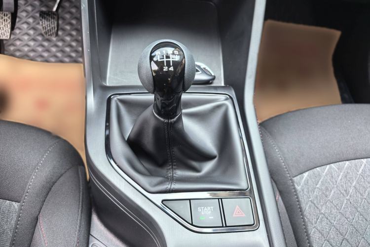 Used Roewe i5 2023 1.5L Manual Comfort Edition
