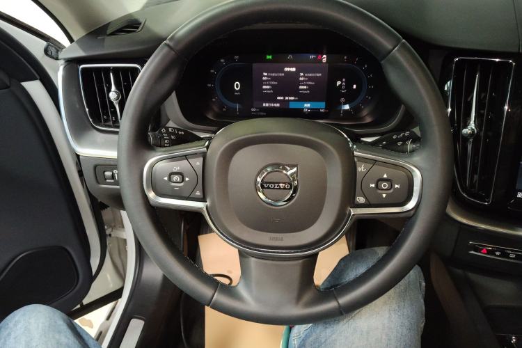 Used Volvo XC60 2022 B5 4x4 Zhiyi Luxury Edition
