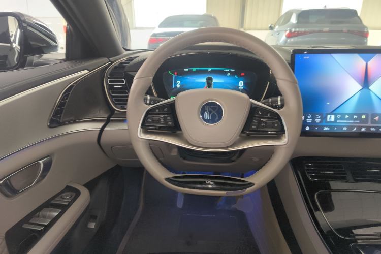 Used BYD Han 2024 EV Glory Edition 605KM Front-Wheel-Drive Premium Model
