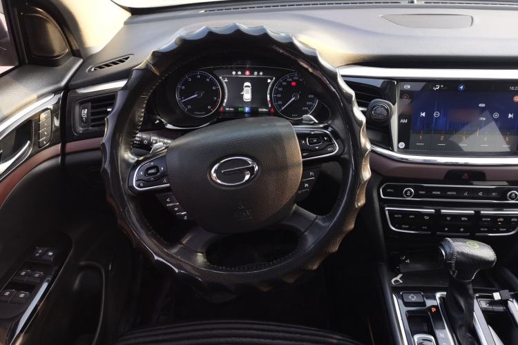 Used GAC Trumpchi GS8 2017 320T Two-Wheel Drive Luxury Smart Connectivity Version (7 Seats)