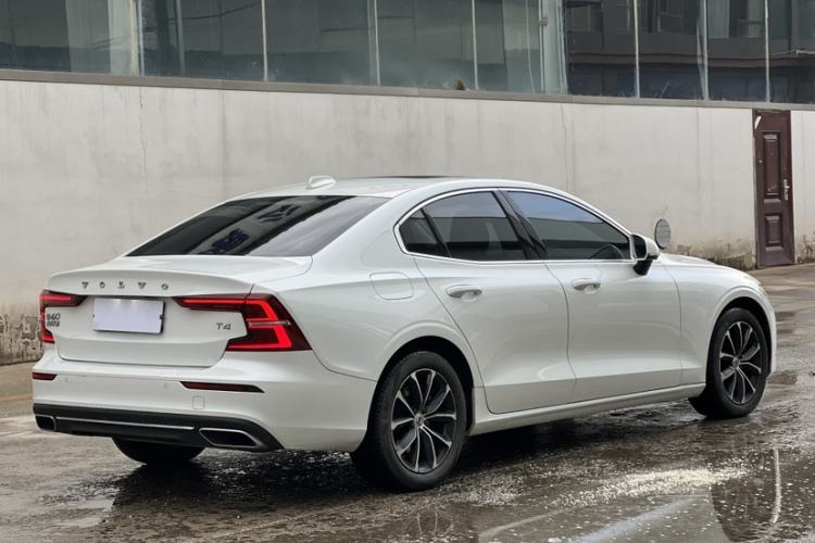 Used Volvo S60 2021 T4 Zhiyi Luxury Edition