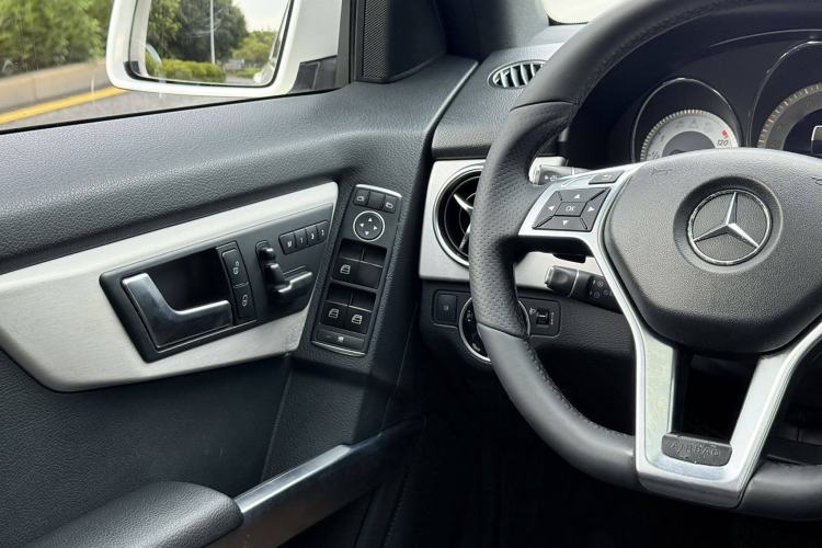 Used Mercedes-Benz GLK-Class 2015 GLK 260 4MATIC Dynamic Edition Ultimate Version