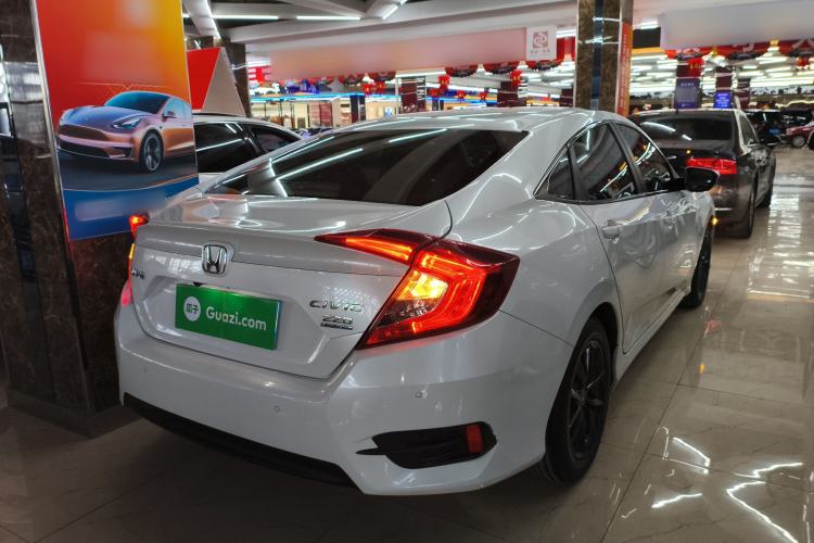 Used Honda Civic 2016 220TURBO CVT Luxury Edition
