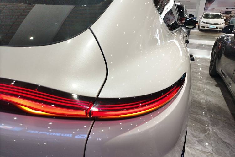 Used  LS7 2023 100kWh Pro All-Wheel-Drive Version
