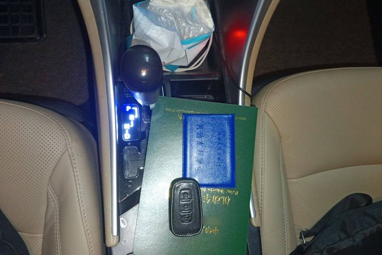 Used Hyundai Sonata 2011 2.0L Automatic Luxury Edition
