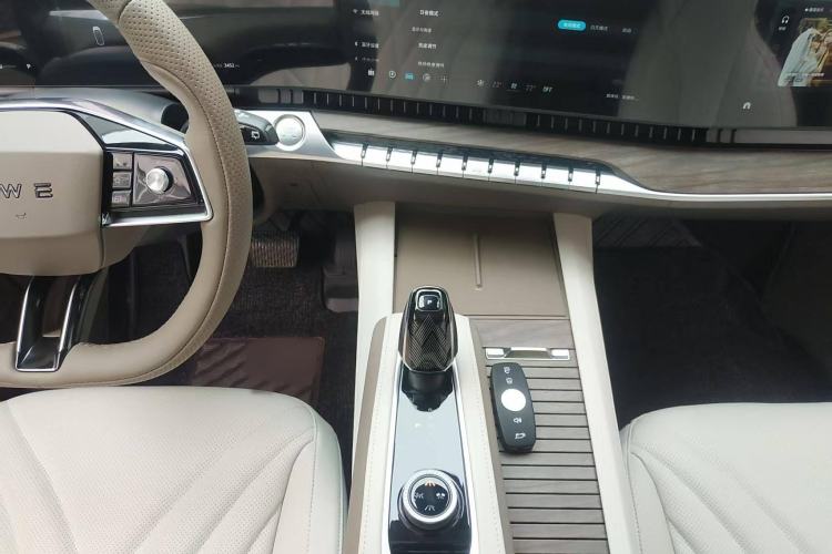 Used Roewe RX9 2023 2.0T Two-Wheel Drive Enjoyment Version
