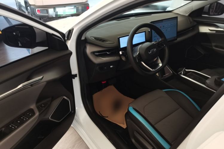 Used Geometry G6 2022 620 New Le Xinying
