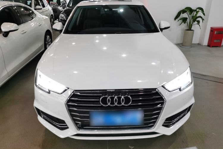 Used Audi A4L 2019 40 TFSI Ambition China VI
