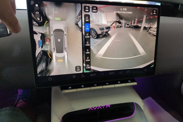 Used  12 2024 700 Three-Laser Rear-Wheel Drive Luxury Edition
