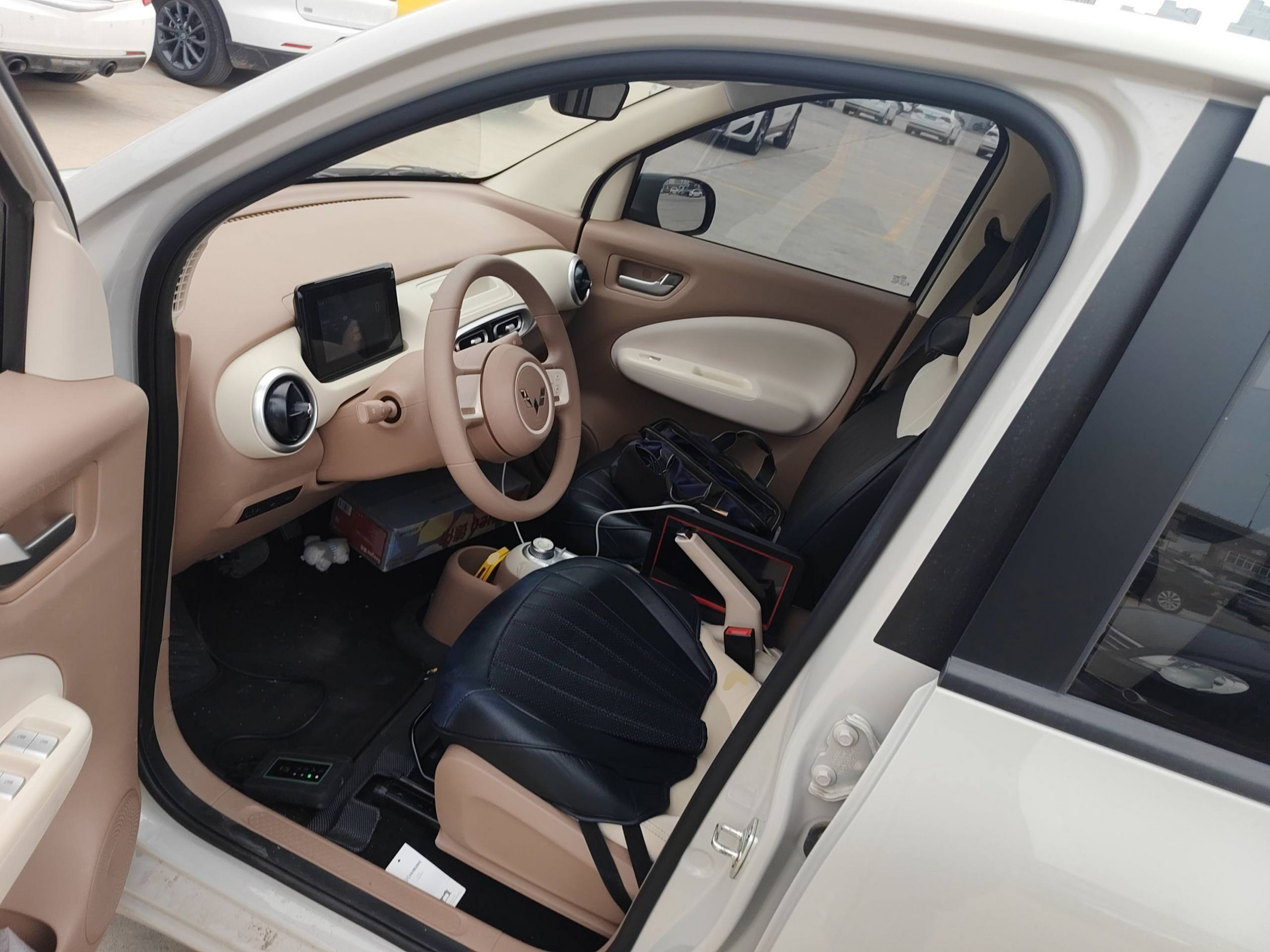 Переднее сиденье в автомобиле