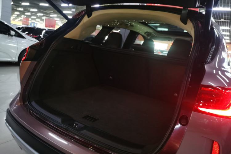 Used Infiniti QX50 2018 2.0T Two-Wheel Drive Fashion Edition