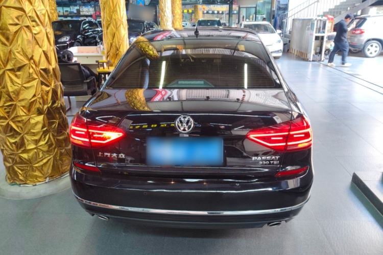 Used Volkswagen Passat 2017 330TSI DSG Luxury Edition
