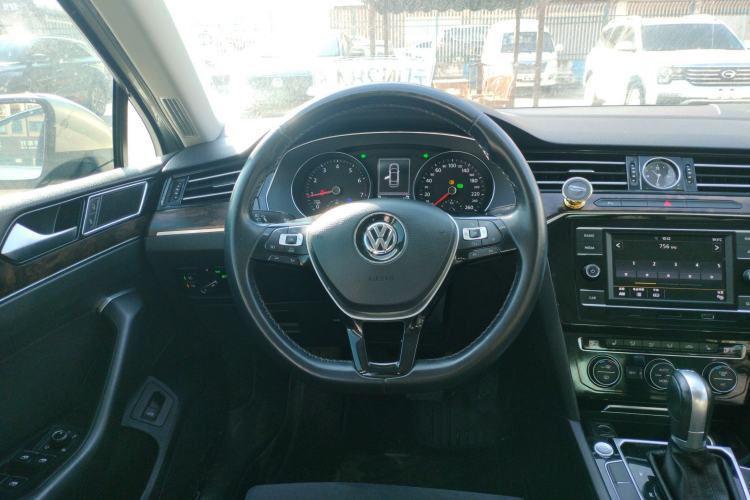 Used Volkswagen Magotan 2018 330TSI DSG Luxury Model