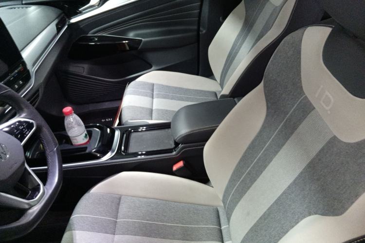 Used Volkswagen ID.4 CROZZ 2021 Long-Range PURE+ Two-Wheel Drive Version
