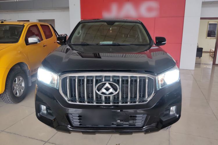 Used SAIC MAXUS T60 2017 2.0T Gasoline Automatic Two-Wheel Drive High-Ride Elite Standard Cabin