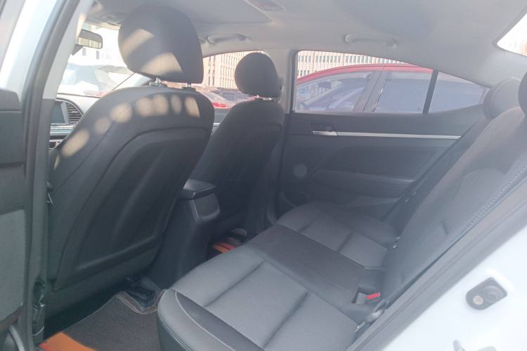 Used Hyundai Elantra 2016 1.6L Automatic ZhiXuan – Elite Version