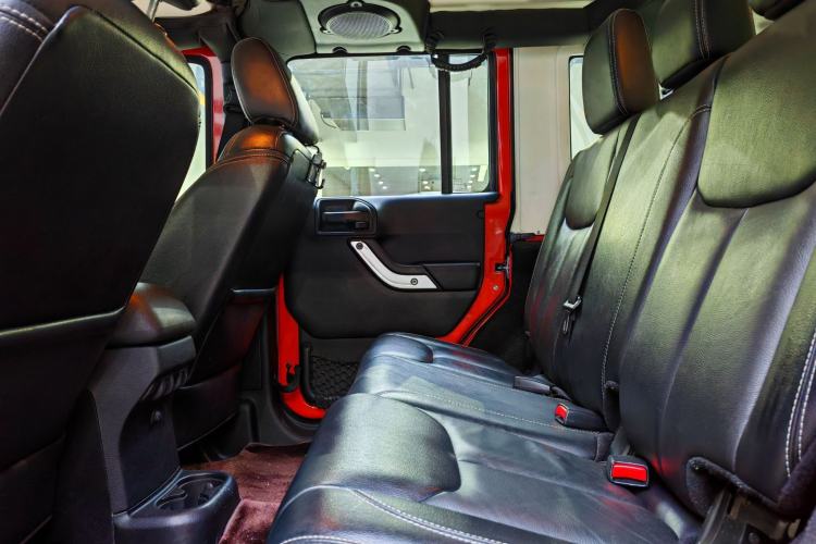 Used  Wrangler 2015 3.0L Sahara Four-Door Edition
