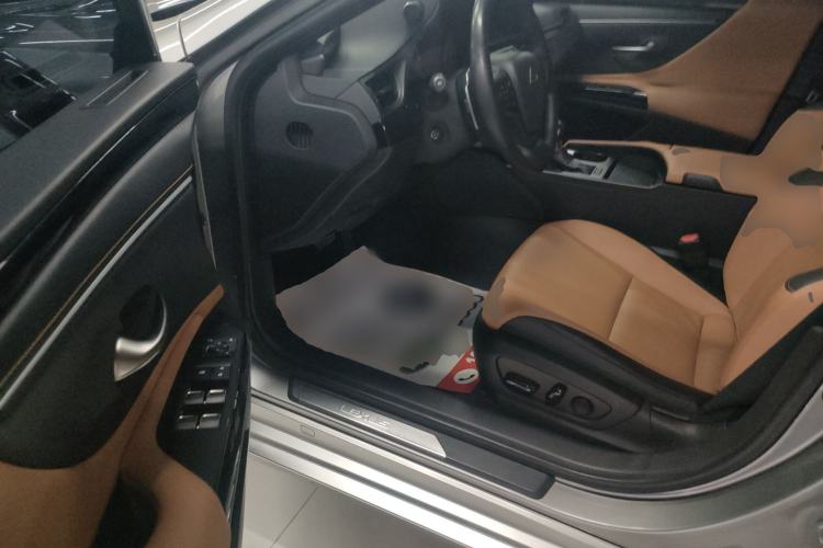 Used Lexus ES 2022 200 Excellence Edition