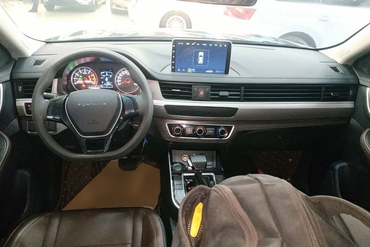 Used FORTHING T5 2022 Shengshi Edition 1.5T Automatic Dream Version Five Seats
