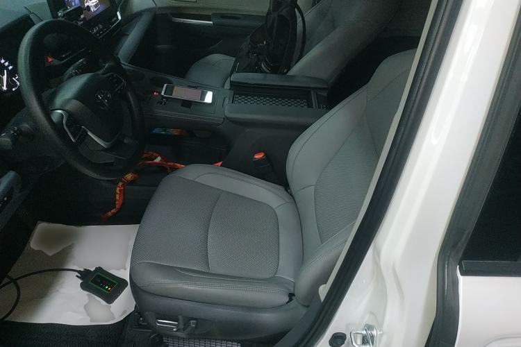 Used Toyota Sienna 2024 2.5L Hybrid Comfort Edition
