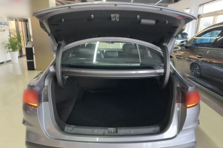 Used BYD Qin L 2025 DM-i Smart Drive 120KM Superior Model
