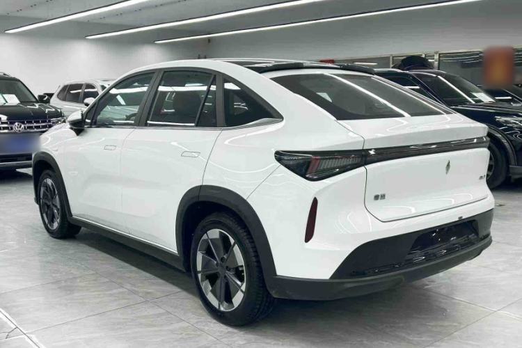 Used Livan Livan 7 2024 605 km Glory Edition
