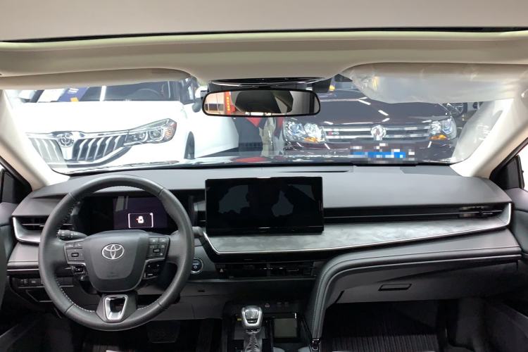 Used Toyota Camry 2024 Dual-Motor 2.0 HGVP Luxury Edition
