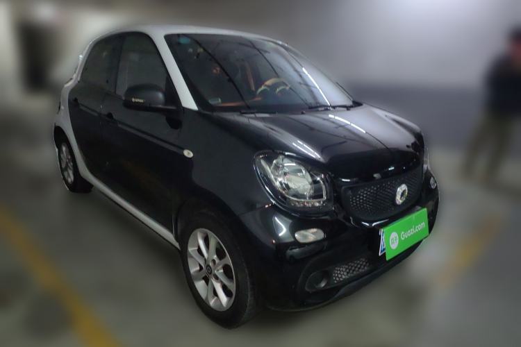 Used smart forfour 2016 1.0L 52 kW Dynamic Edition
