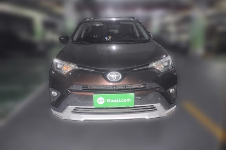 Used Toyota RAV4 2016 2.0L CVT Two-Wheel Drive Fashion Edition China V Standard
