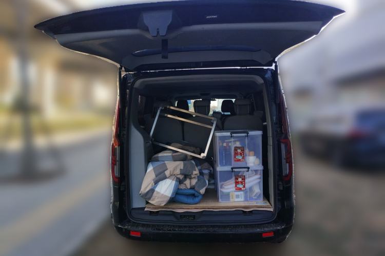 Used Ford Transit 2023 2.0T Diesel Automatic Commercial & Travel Version Mid-axle Low-roof Design 7/8/9-Seater