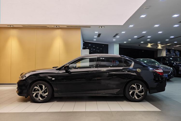 Used Honda Accord 2016 2.0L Comfort Edition
