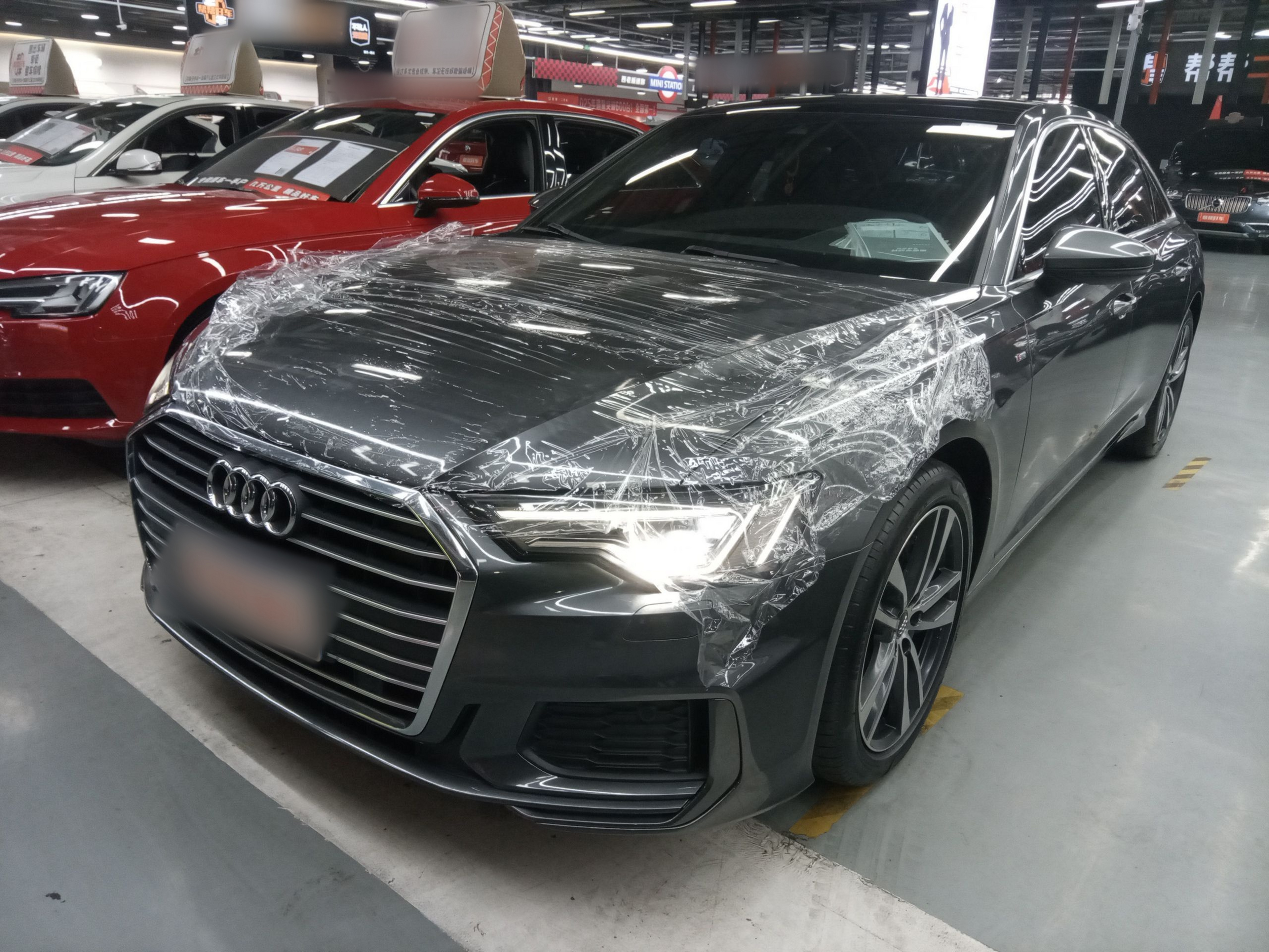 Под передней частью автомобиля