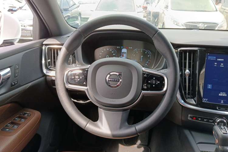 Used Volvo S60 2020 T4 Zhiyuan Luxury Edition
