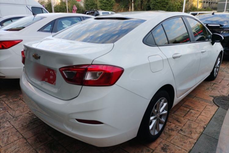 Used Chevrolet Cruze 2018 320 Automatic Pioneer Sunroof Edition

