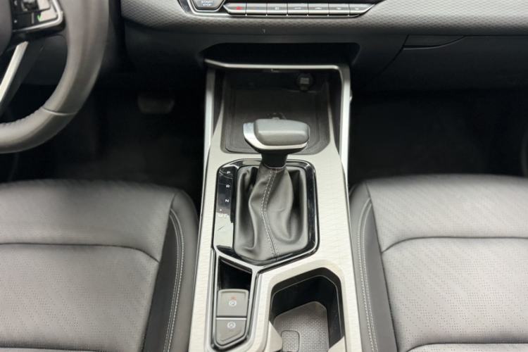 Used Geely Auto Emgrand 2023 4th Generation Champion Edition 1.5L CVT Prestige Model
