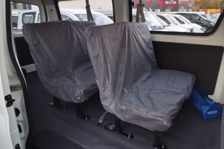 Used Chana Ruixing EM80 2025 Passenger Version Comfort Edition 6-Seater 300 km Dual-Swing Doors
