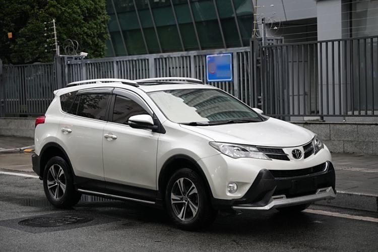 Used Toyota RAV4 2015 2.0L CVT Two-Wheel Drive Fashion Edition
