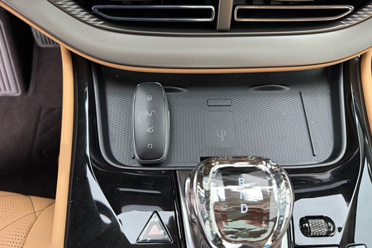 Used Denza D9 2024 EV 620 Premium Model
