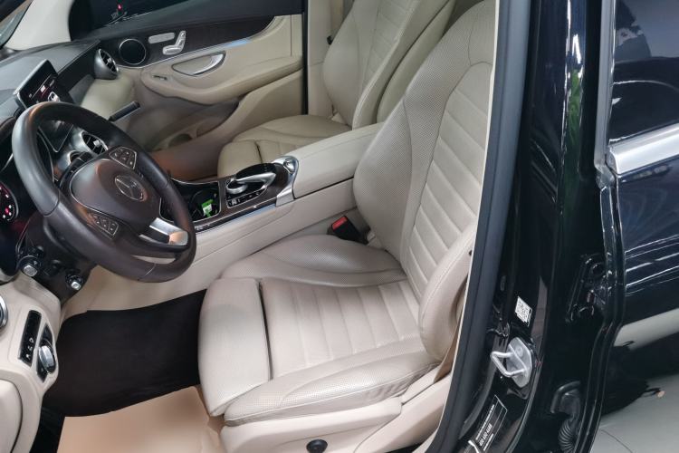 Used Mercedes-Benz GLC 2016 GLC 300 4MATIC Luxury Model
